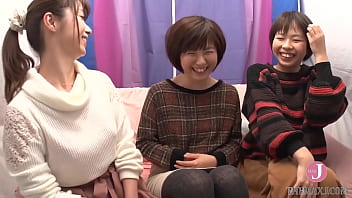 Haruna's first-time lesbian encounter with best friends: kissing, cunnilingus, and more